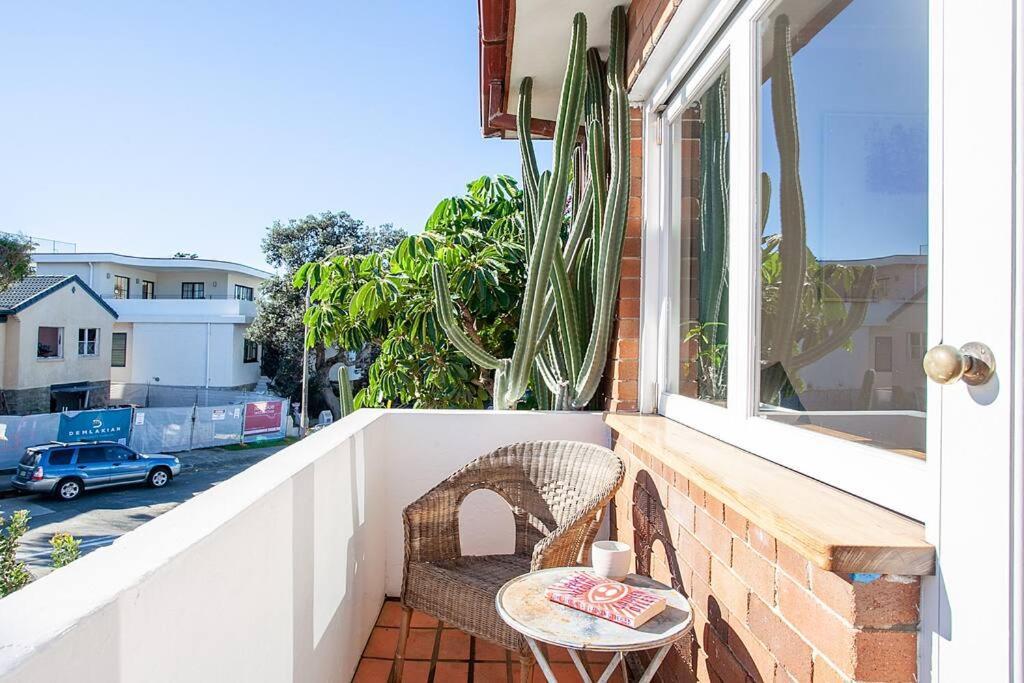 Sun-Filled North Bondi Apartment Moments To Beach Sydney Exterior photo