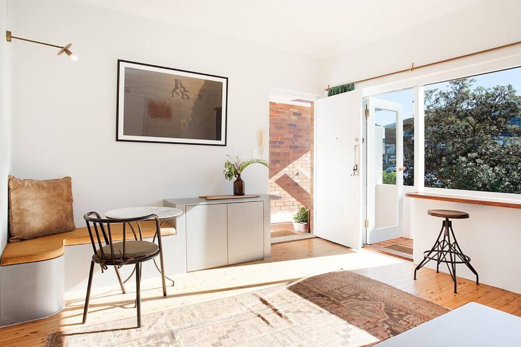 Sun-Filled North Bondi Apartment Moments To Beach Sydney Exterior photo